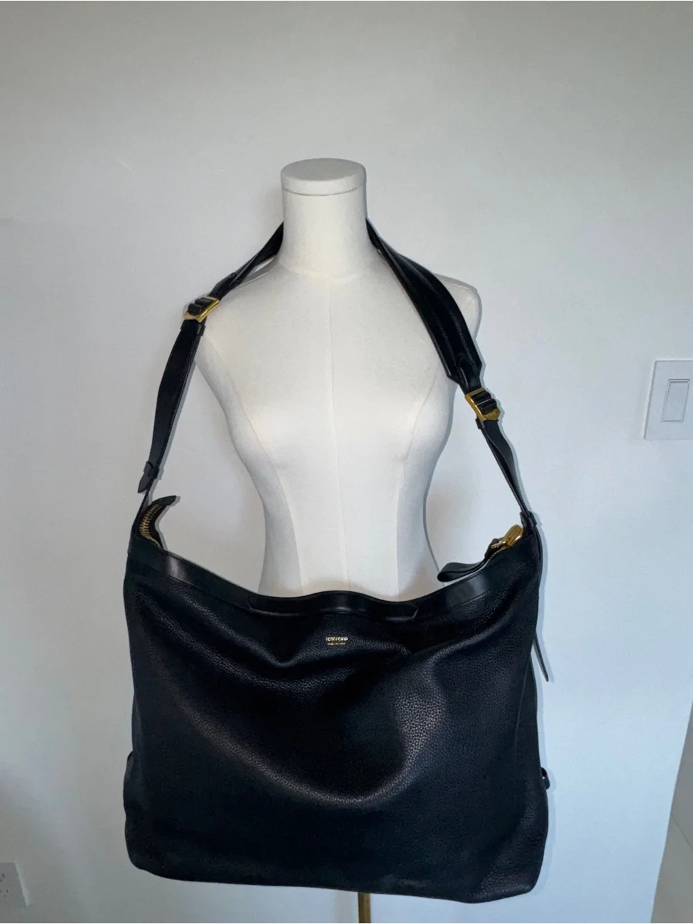 Tom Ford Black Grain Leather Oversized Hobo with Gold Hardware - Picture 3 of 6